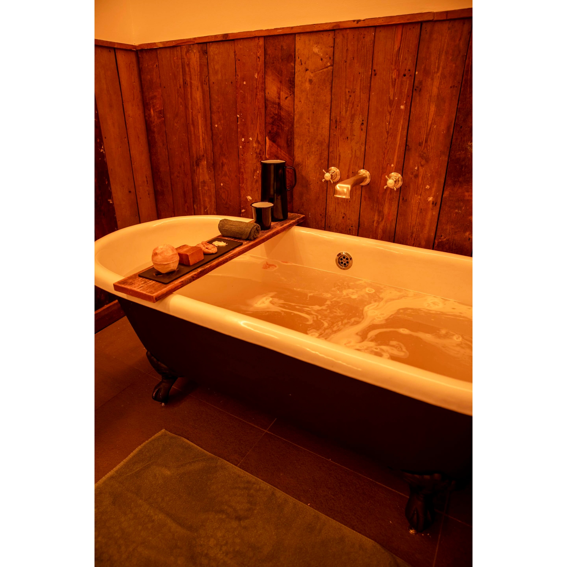 Book a Bath : Sticky Dates - Image 3